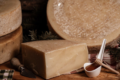 FORMAGGIO SENZA NOME PERO' MOLTO BUONO